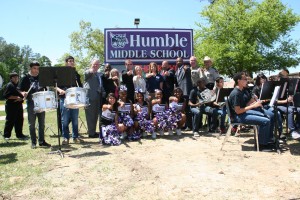 Reed family and Planet Ford donate a new school marquee to the local middle school